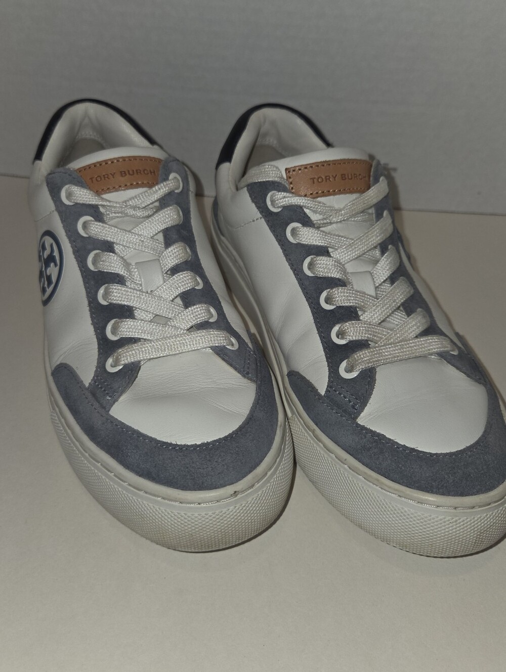 Tory Burch Howell court sneakers in white and Gray leather Logo Shoes Size 6M